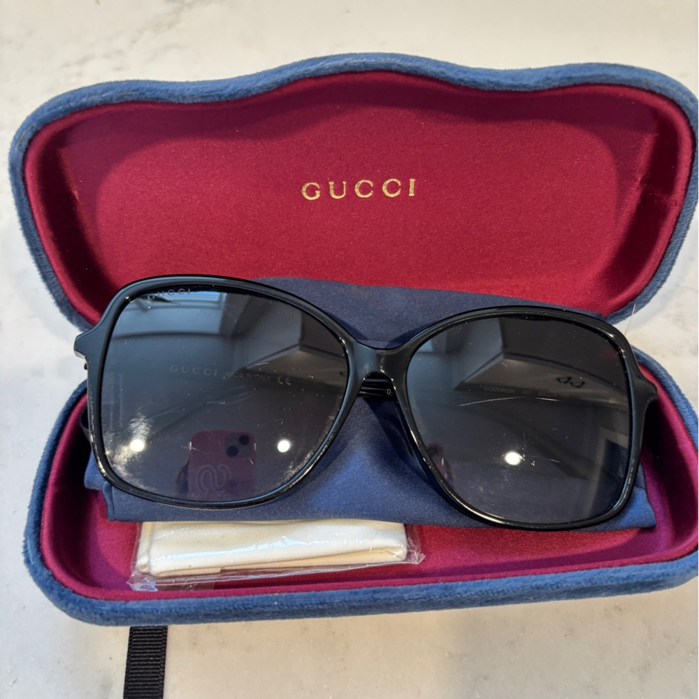 Gucci Black Oversized Sunglasses with Original Blue Case